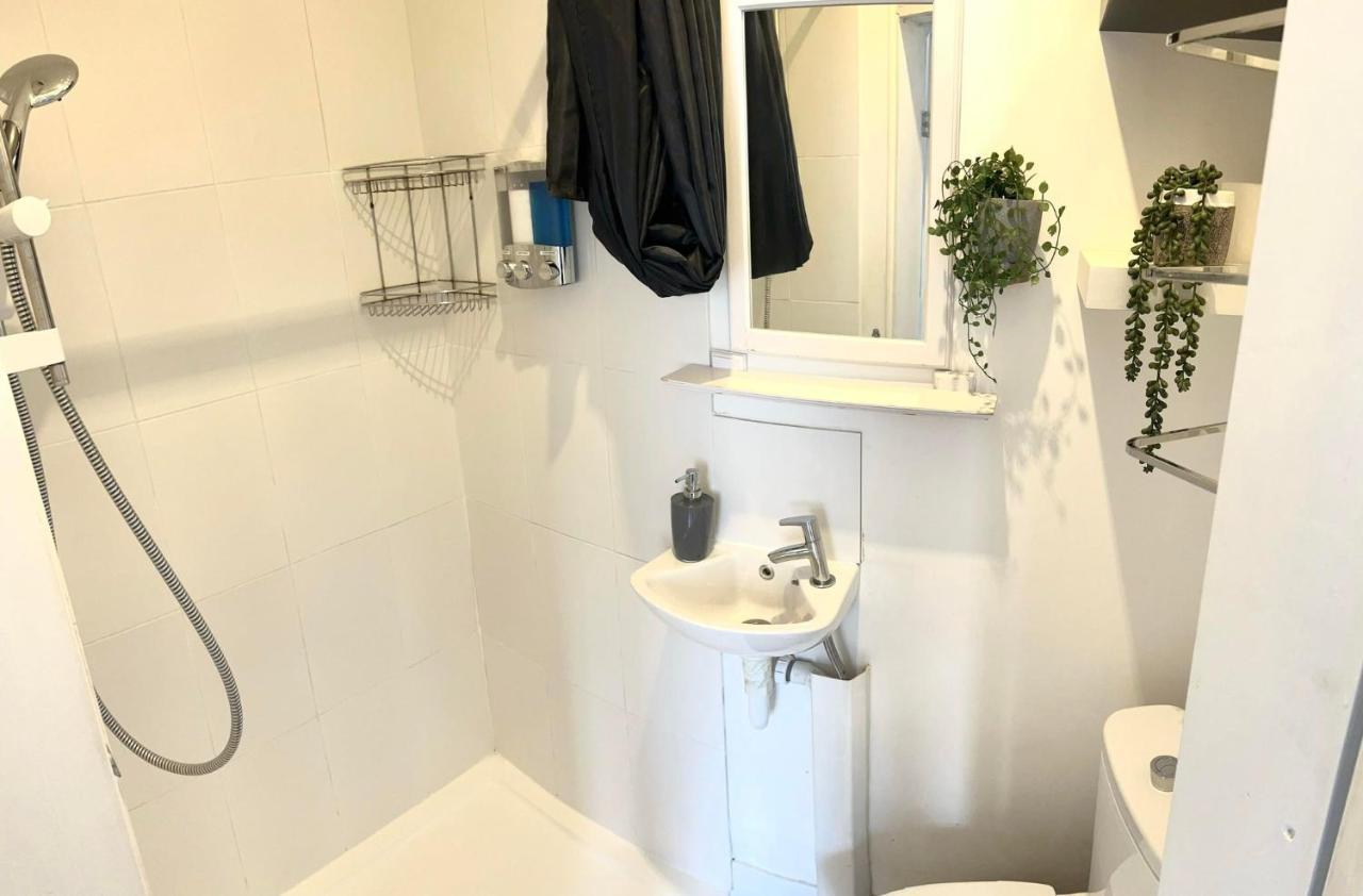 Appartement Renovated Small Self Contained Studio Londres