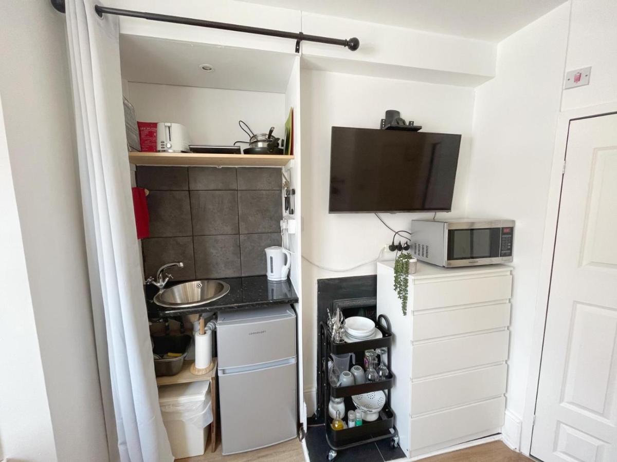 Appartement Renovated Small Self Contained Studio Londres